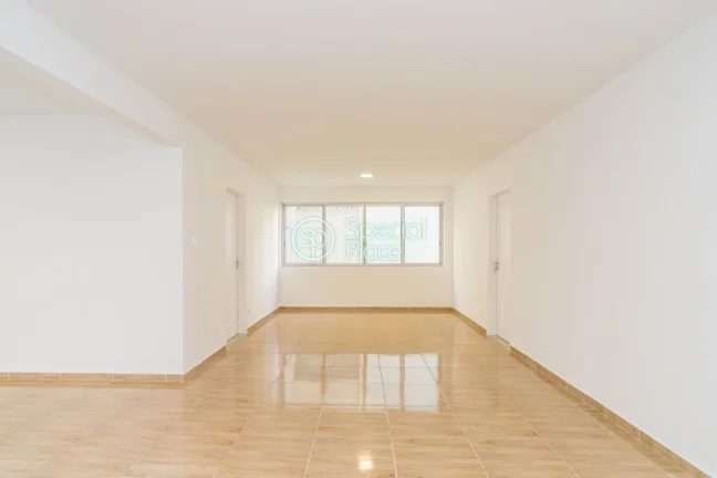 Imagem Ótimo apto com 145m², no Itaim. Amplo living para três ambientes - todos com grandes janelões, s...