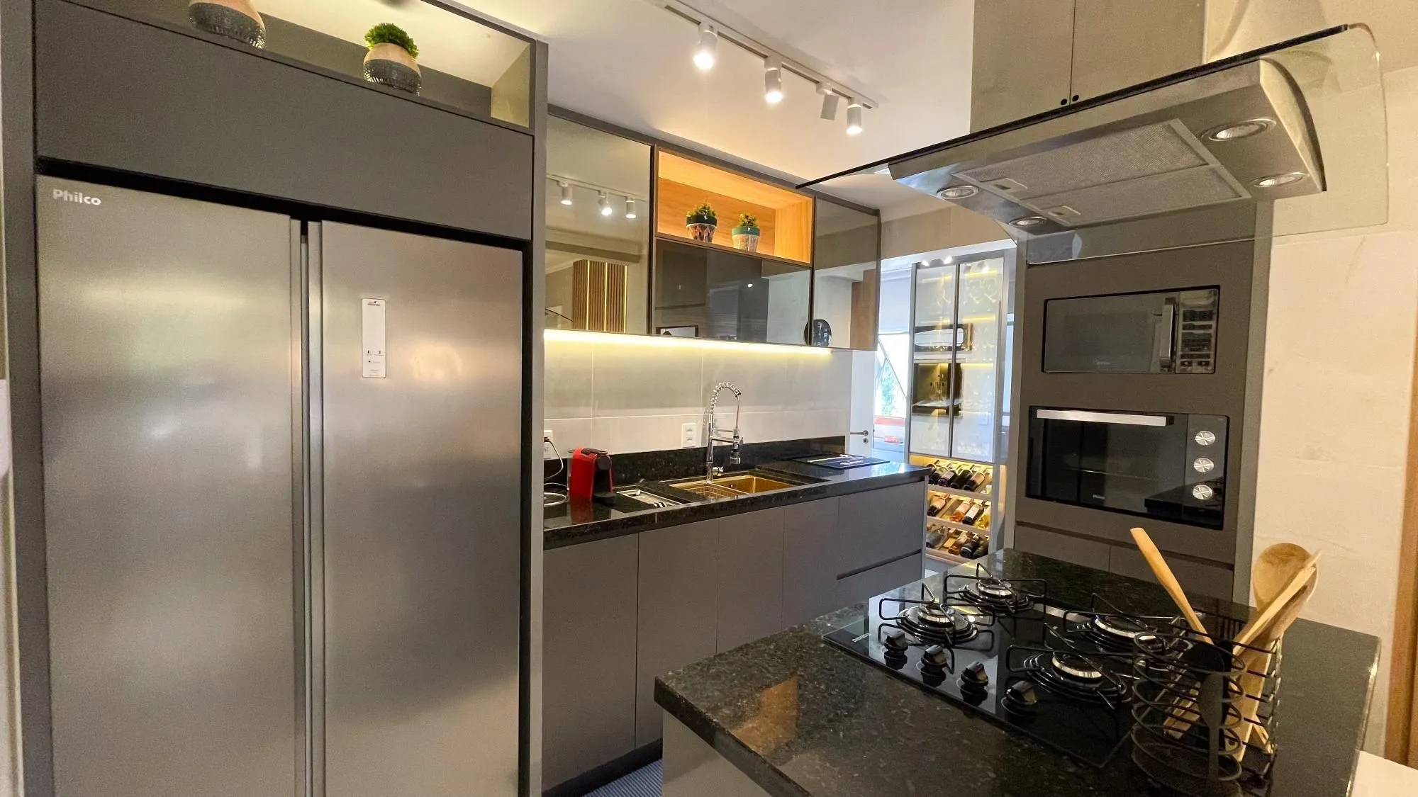 Imagem Vende-se apartamento com 3 quartos (1 suíte), 100m² e 1 vaga - Jardim Europa