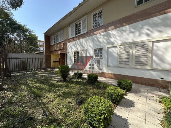 Imagem Casa de Alvenaria Residencial e Comercial à venda no bairro Vila Izabel em Curitiba.