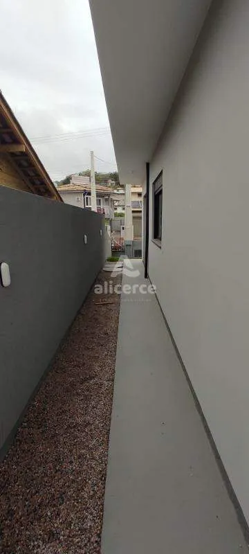 Imagem Casa à venda com 3 Quartos, 1 Suíte e 94,00m² em Ipiranga - São José/SC