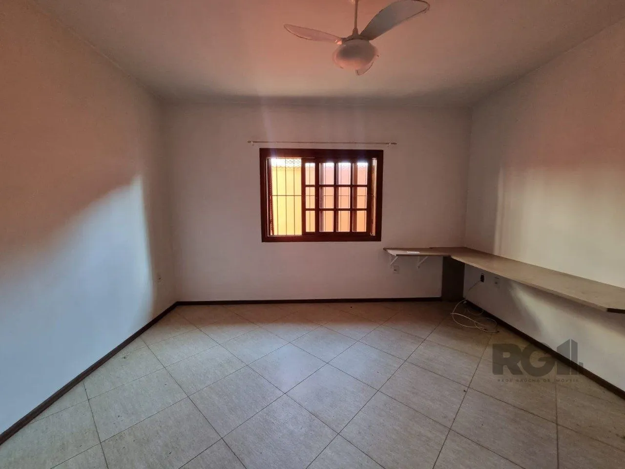 Imagem Linda Casa Bairro Ipanema 02 Dormitórios Suíte