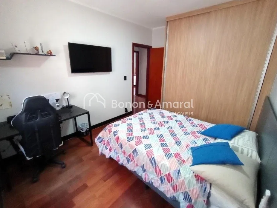 Imagem Casa com 4 Quartos e 6 banheiros à Venda, 288 m² por R$ 1.090.000