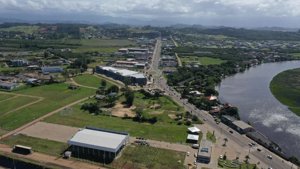 Imagem Terreno de 10.645m para venda em Torres próximo ao Parque do Balonismo
