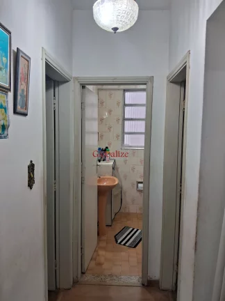 Imagem Apartamento a venda em Santos no bairro da Aparecida de 2 dormitórios no primeiro andar de frente com uma vaga de garagem por R$ 426.000,00
