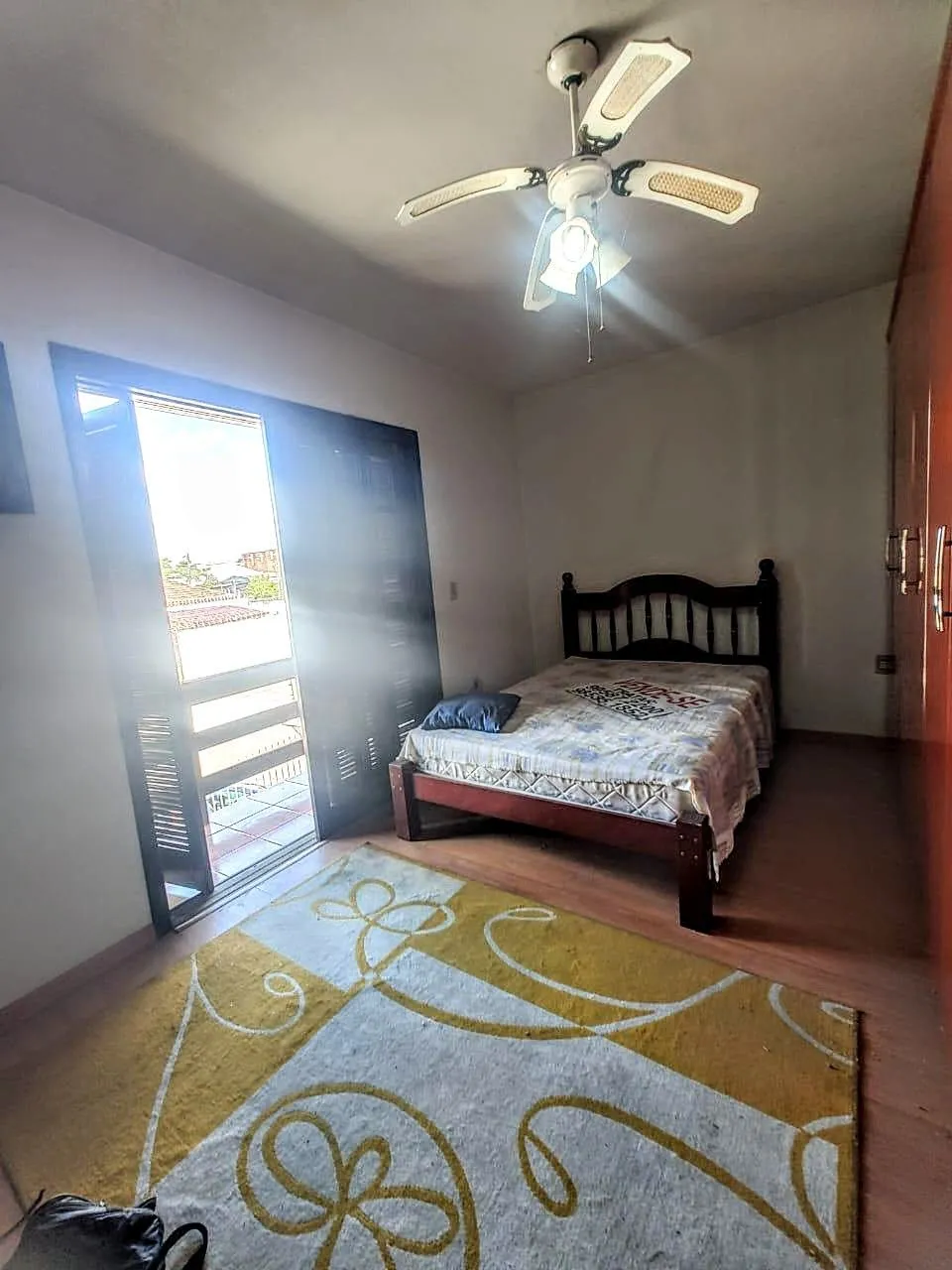 Imagem Casa com 3 dormitórios á venda em Porto Alegre