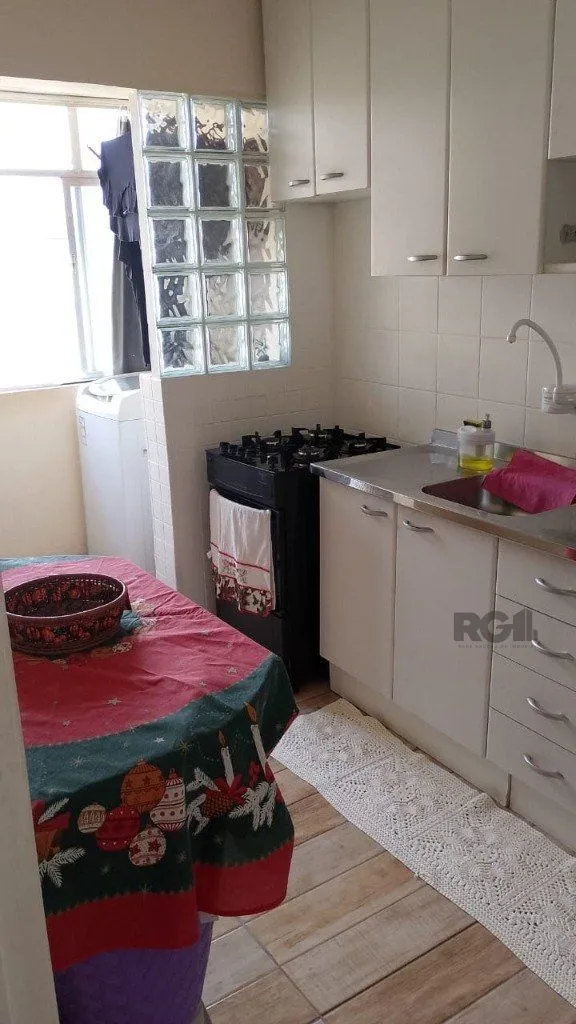 Imagem Com 2 quartos espaçosos, 1 banheiro, e 1 vaga de garagem