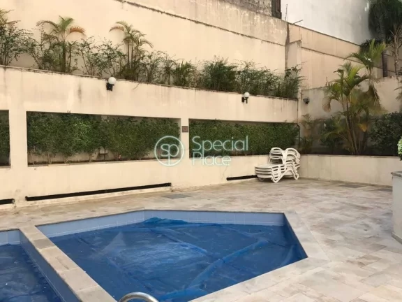 Imagem 56 metros 2 quartos Um deles possui armário embutido 2 banheiros Sacada Área de serviço Carpete d...