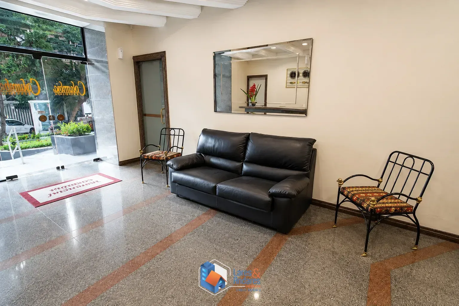Imagem APTO À VENDA COM 39 M², 1 DORM, ARMÁRIOS PLANEJADOS, SACADA, COZINHA AMERICANA COM COOKTOP E 1 VG - JARDIM PAULISTA - SP.