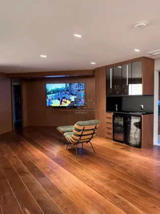 Imagem Apartamento com 190 M² com 3 dormitórios sendo os 3 suítes, 2 banheiros, sala, cozinha, varanda, ...