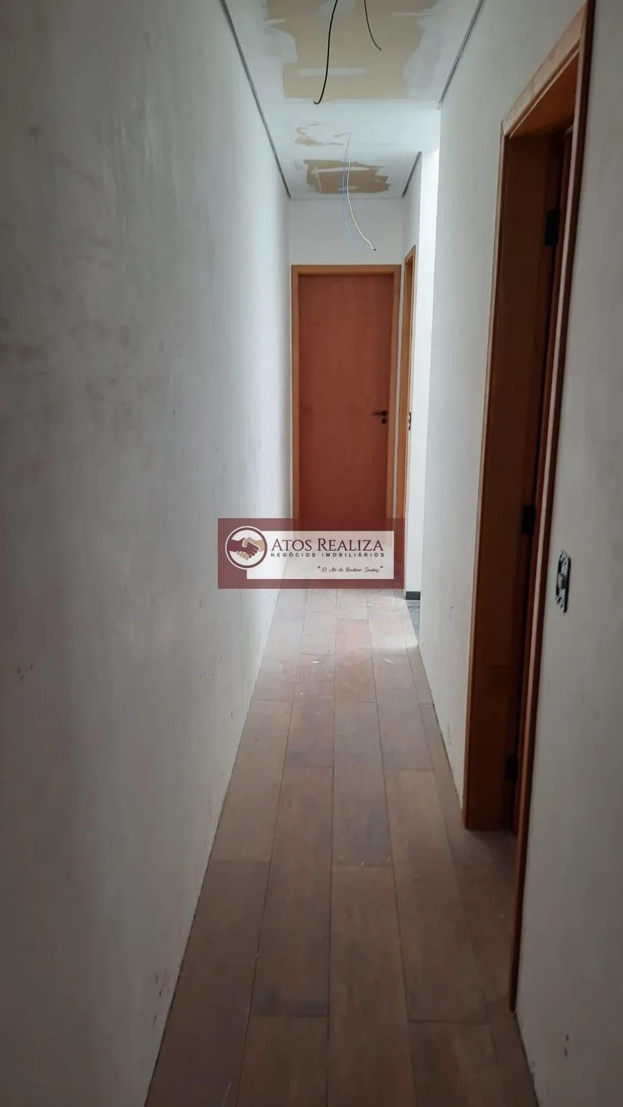 Imagem Sobrado com 3 Dormitórios, sendo 1 suíte , sendo com sacada, 100 m² de área útil, sala, cozinha, lavabo, conceito aberto, área gourmet, lavanderia, garagem para 2 autos.