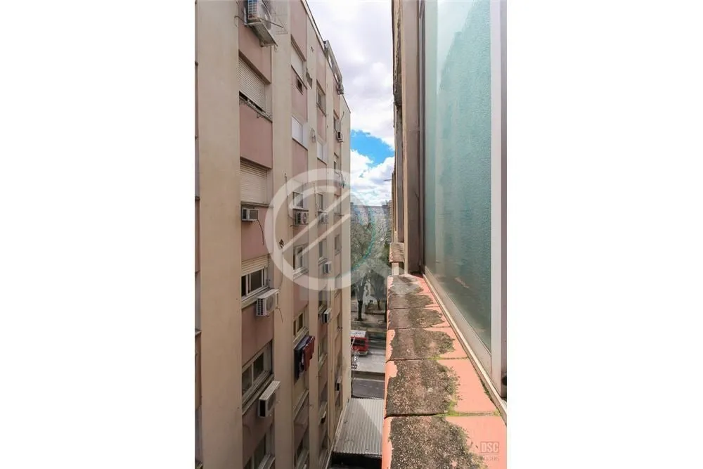 Imagem Imagina você viver bem próximo da Redenção, em frente da UFRGS, praticamente ao lado da Santa Ca...