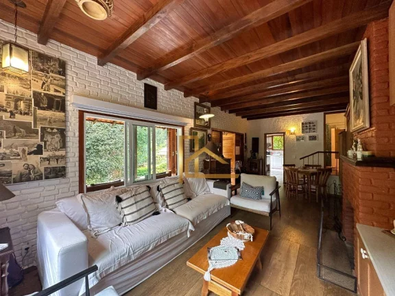 Imagem Encanto e Tranquilidade! Casa Espaçosa com Jardim e Lareira em Condomínio Exclusivo – Teresópolis/RJ ????