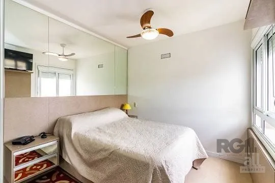Imagem Apartamento no Menino Deus de 3 dormitórios e 2 vagas