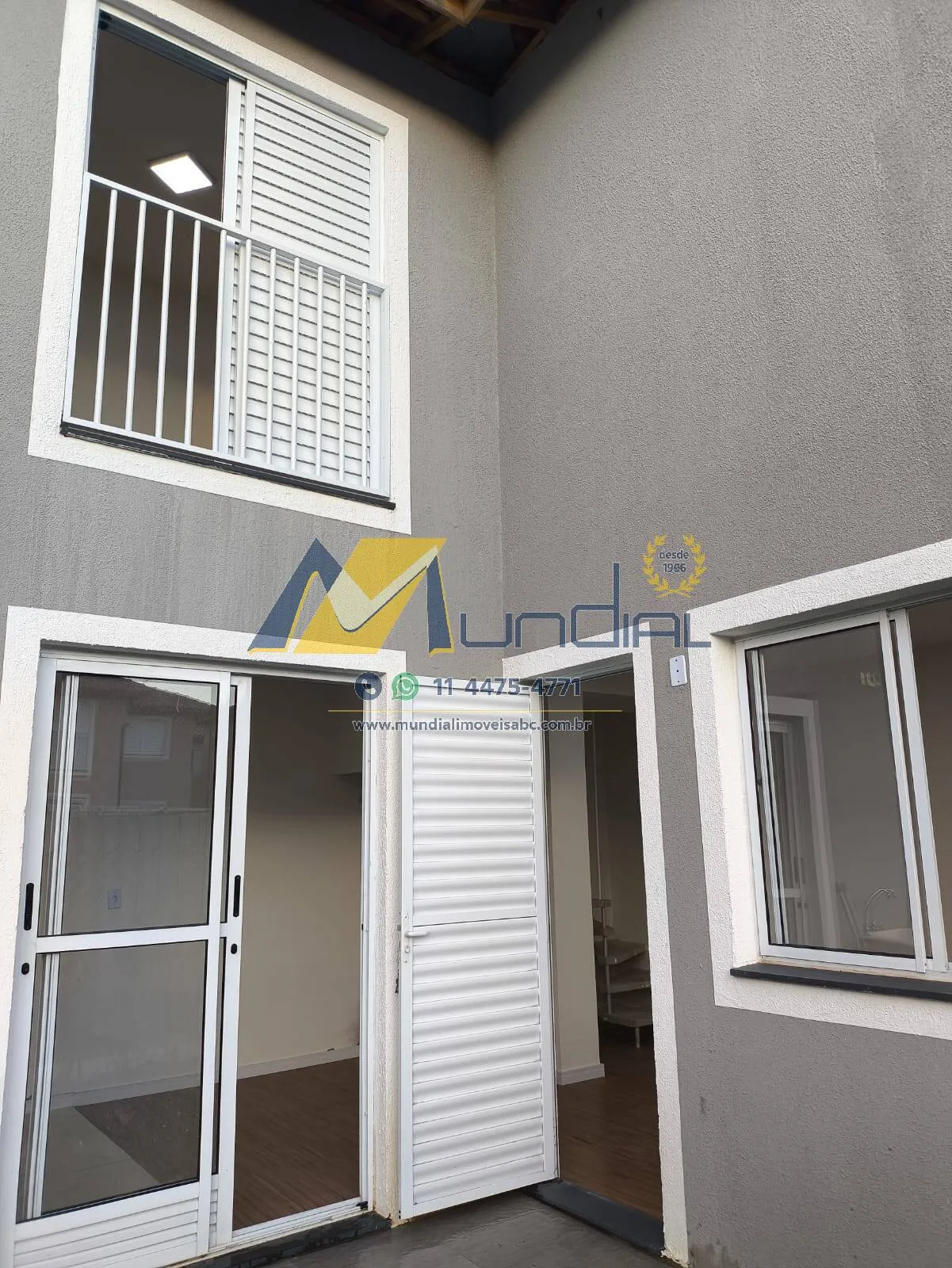 Imagem Sobrado à Venda no Condomínio Paradise - 105 m²,Suíte e Lazer Completo