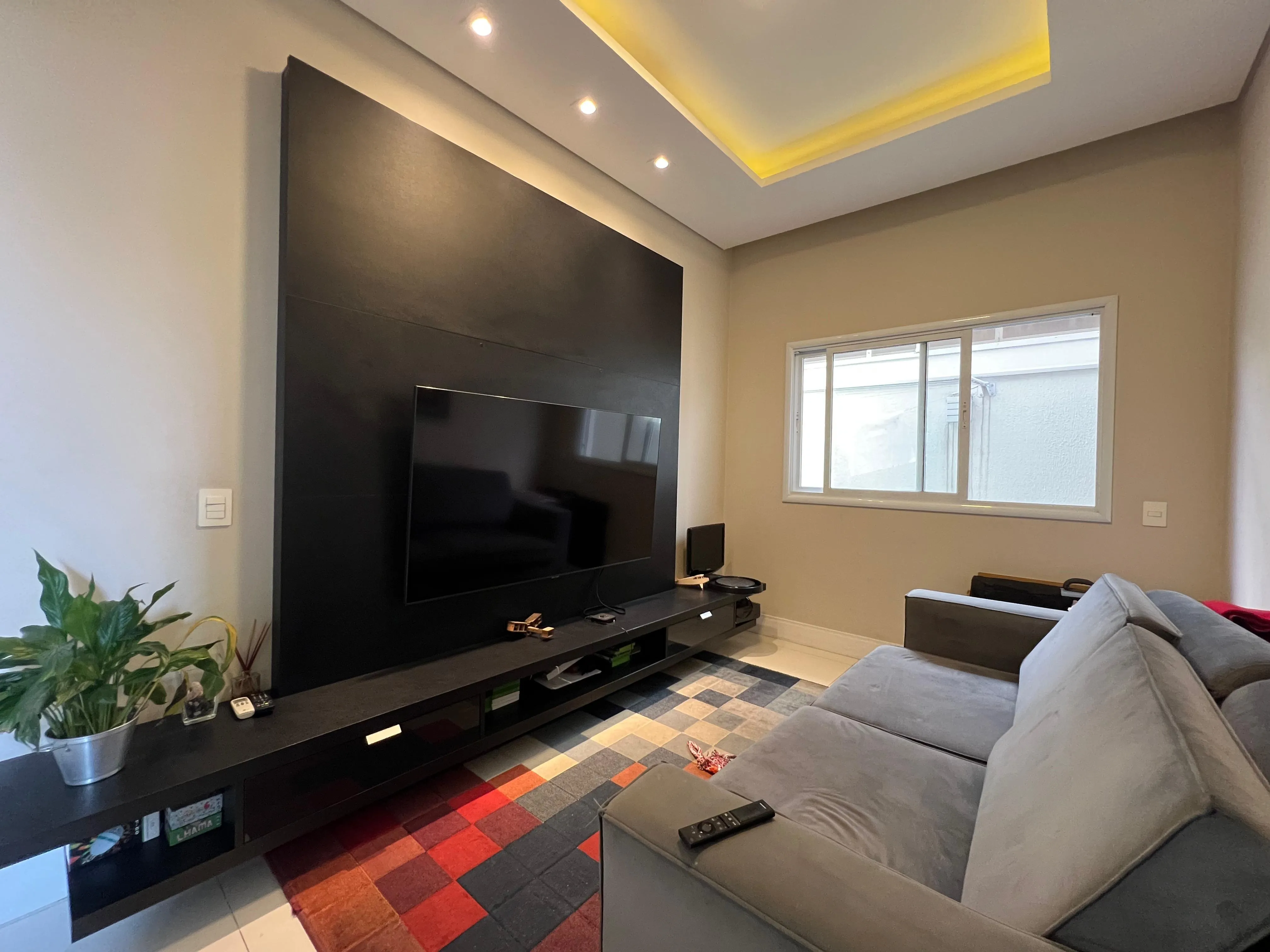 Imagem Luxuosa Casa com 3 Suítes, Piscina e Placas Fotovoltaicas no Condomínio Completo Ibiti Reserva