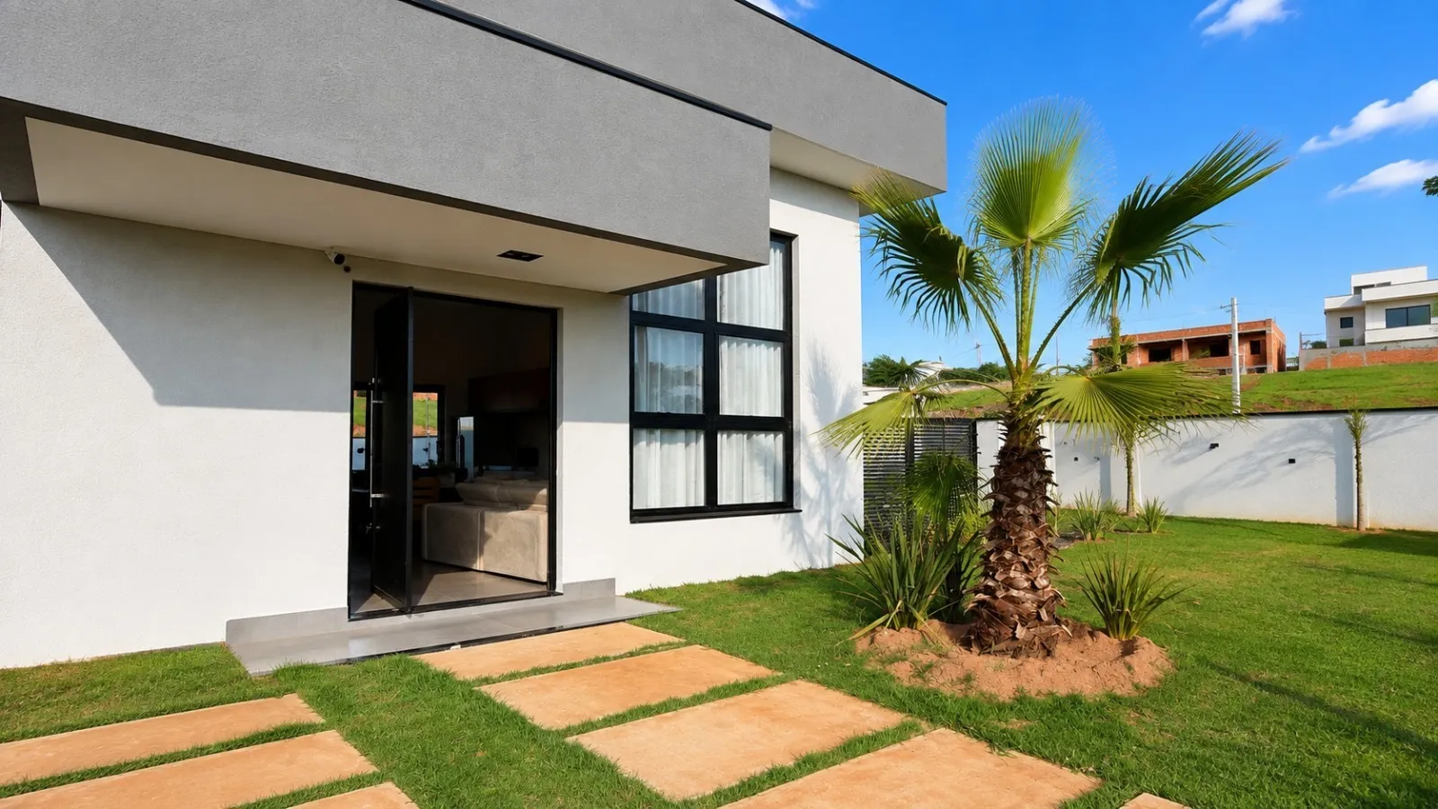 Casa mobiliada com 3 suítes e piscina à venda no Riviera de Santa Cristina XIII ? Setor Iate em Riviera de Santa Cristina XIII, PARANAPANEMA - SP