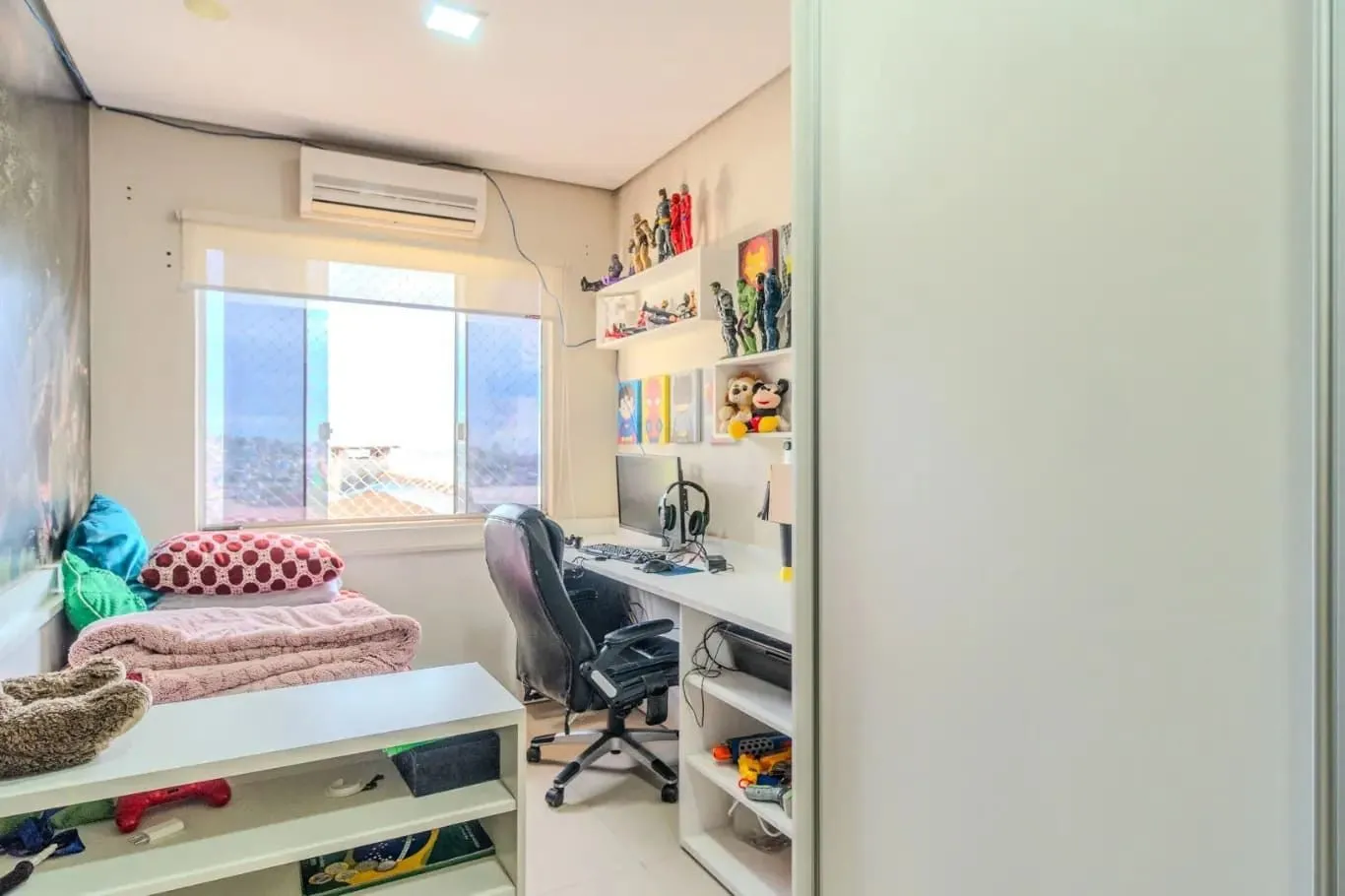 Imagem Casa de 3 dormitórios à venda em Santa Tereza, Porto Alegre.
