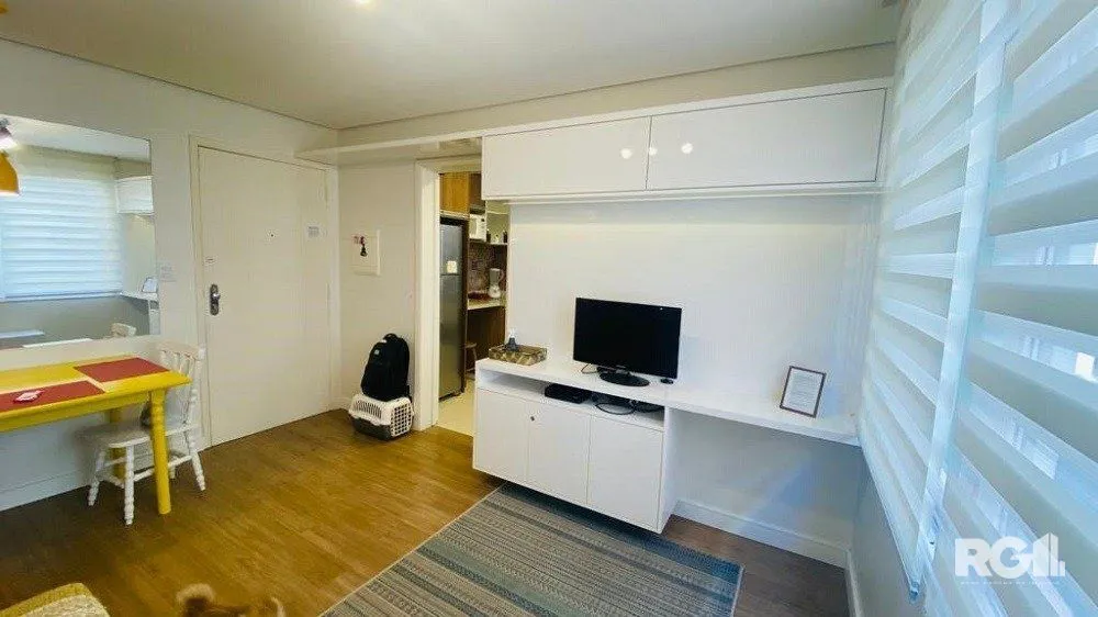 Imagem APARTAMENTO SEMI-MOBILIADO NO BAIRRO FLORESTA