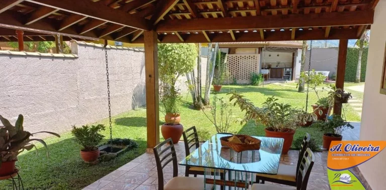 Imagem Linda Casa em Condomínio Fechado