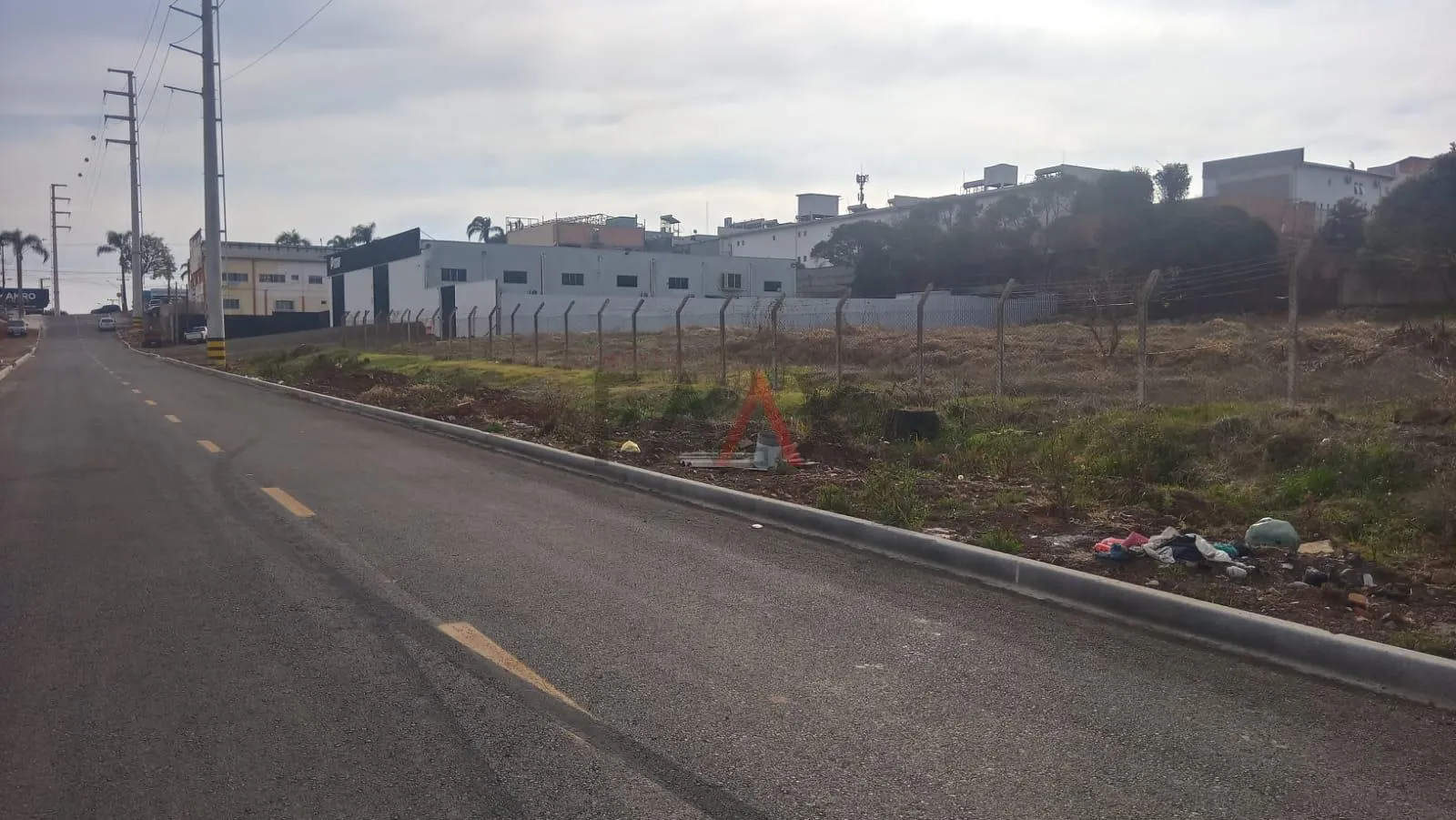 Imagem Terreno para locação,1600.00m , próximo Avenida GUARAPUAVA - PR