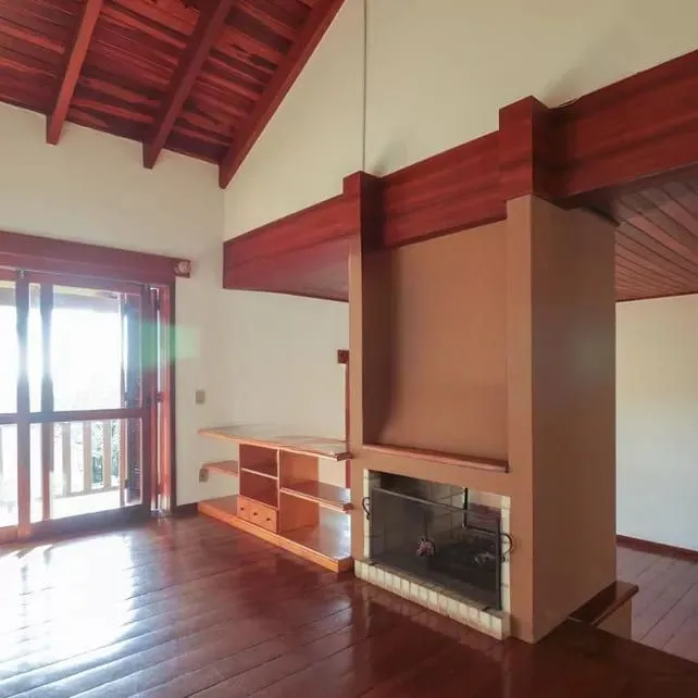Imagem Casa à venda com 4 dormitorios no Bairro Nonoai - Porto Alegre