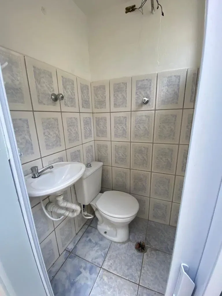 Imagem Casa com 2 Quartos para Alugar, 100 m² em Vila Anastácio - São Paulo