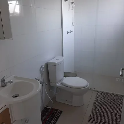 Imagem Casa à venda em Garopaba-SC, bairro Pinguirito: 2 suítes, sala ampla, 110m².