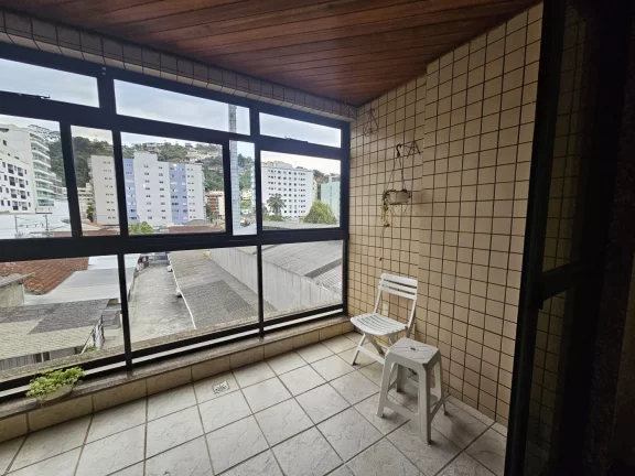 Imagem Apartamento de 3 quartos (sendo 1 suite com varanda e 1 quarto revertido) em Agriões, Teresópolis RJ