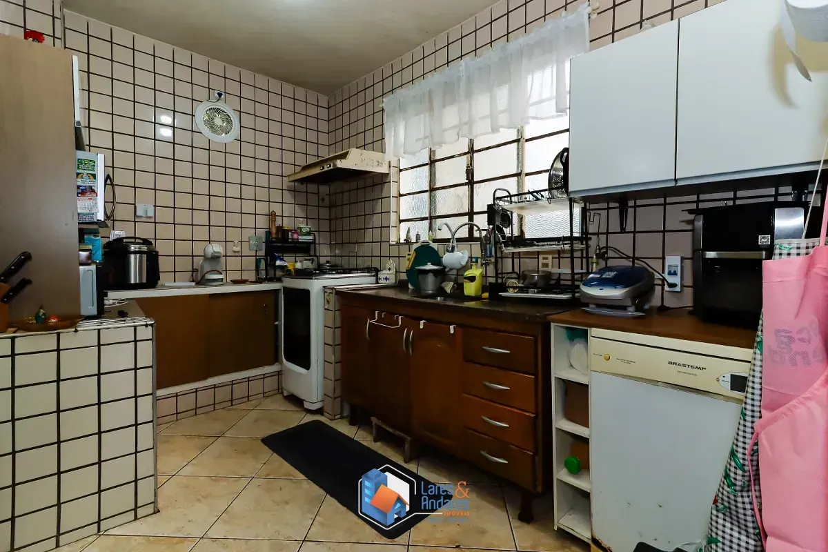 Imagem Casa para venda em Vila Mangalot com 2 quartos, sendo 1 suíte, 250m²