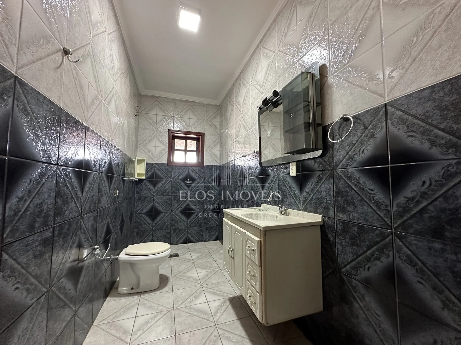 Imagem Sobrado de 5 quartos, 434m² no bairro Vila Queiroz, em Limeira
