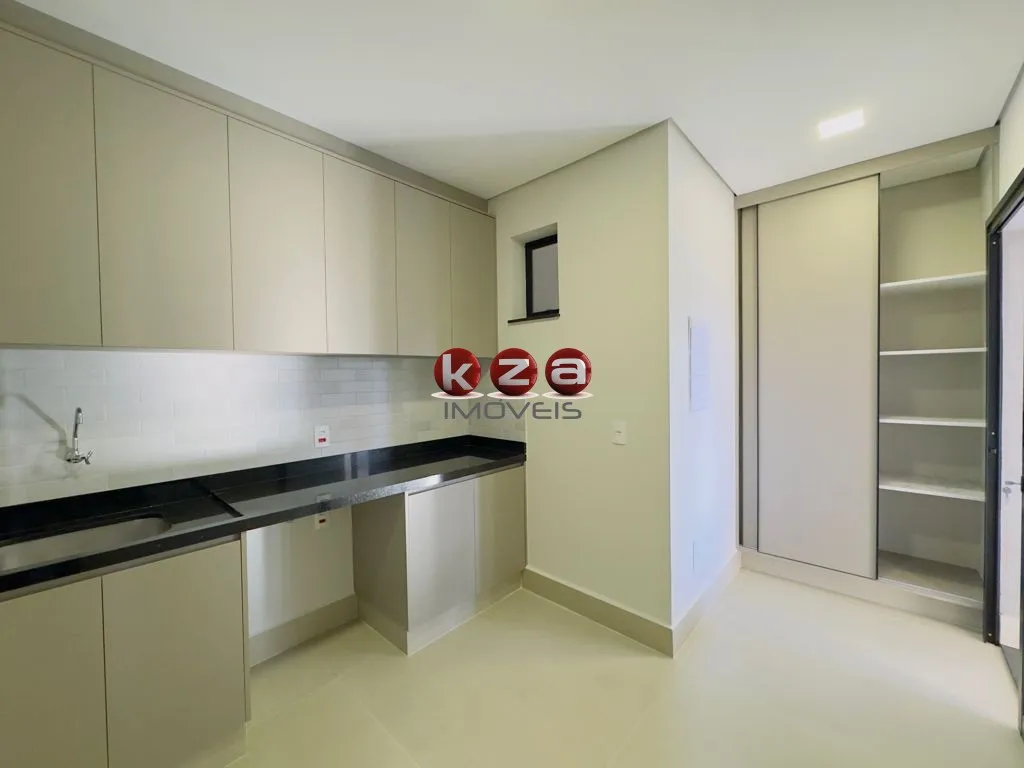 Imagem Imóvel de alto padrão em condomínio fechado: casa com 3 suítes e 2 vagas na melhor localização de Valinhos-SP, Condomínio Villa do Sol.