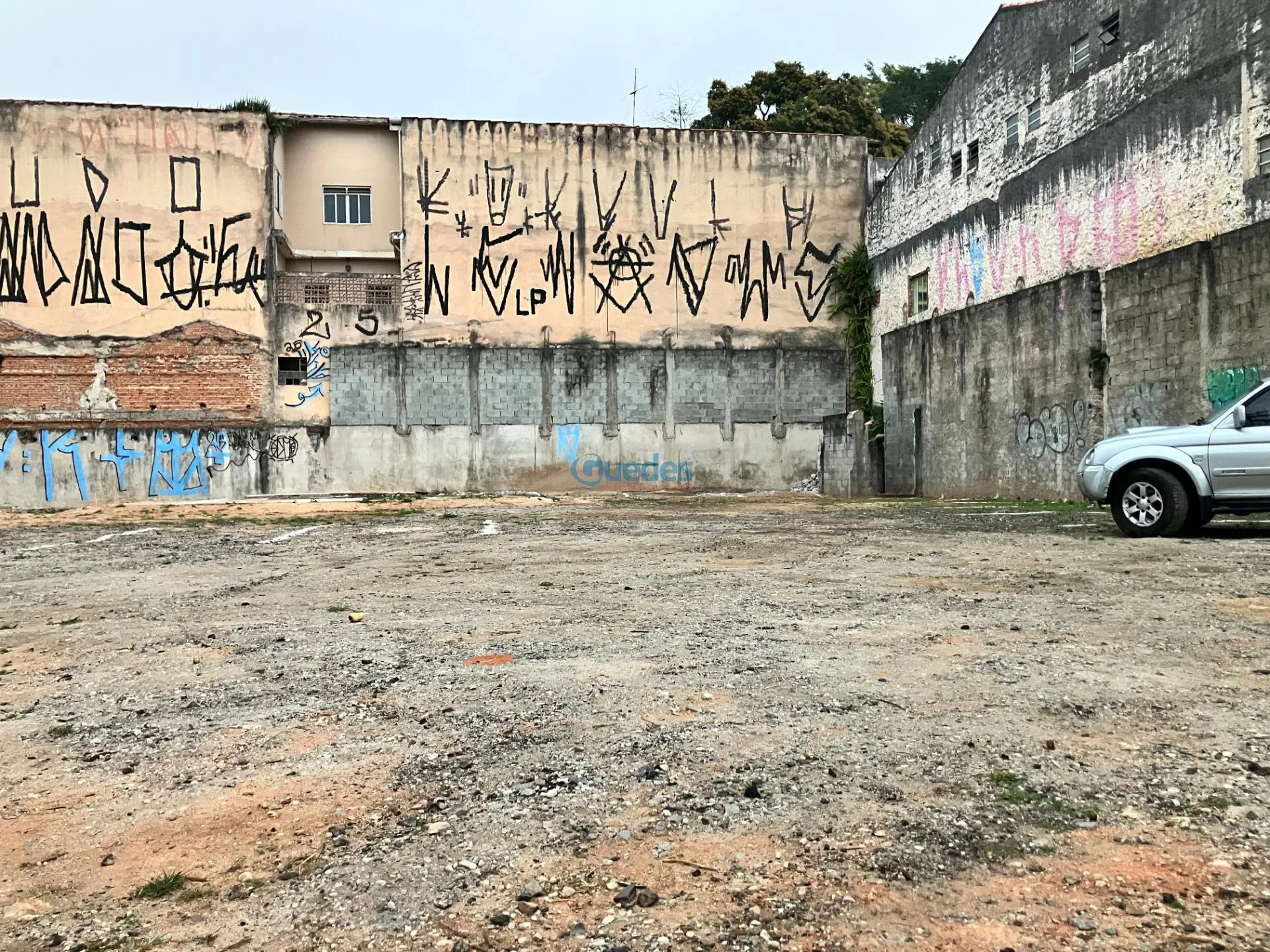 Imagem Área Comercial no Centro de Embu das Artes, 922m² à Venda