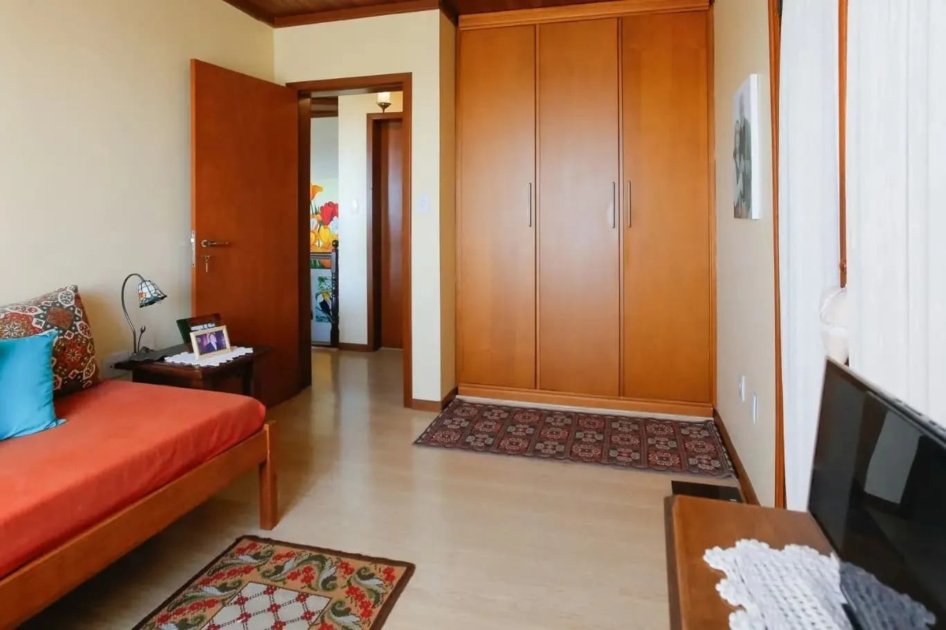 Imagem Casa com 3 dormitórios no Bairro Tristeza, em Porto Alegre