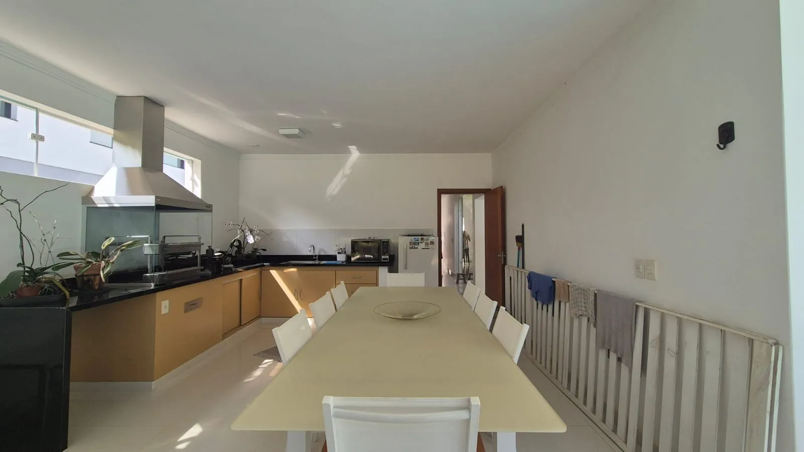 Imagem Casa de Condomínio com 3 Quartos e 4 banheiros à Venda, 448 m² por R$ 3.900.
