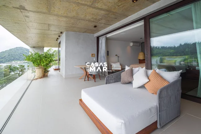 Imagem Residência de luxo à beira-mar com vista panorâmica e estrutura completa em Angra dos Reis
