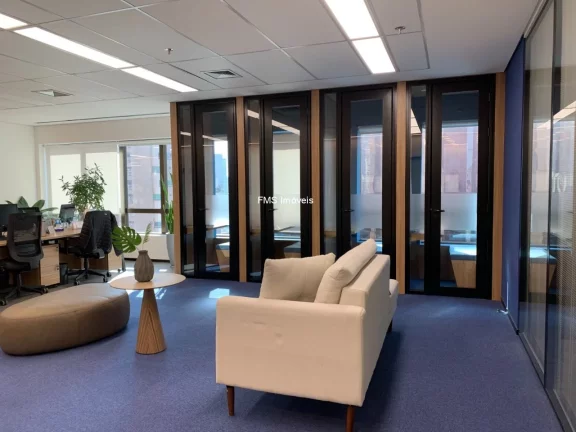 Imagem Conjunto Comercial para locação de 335m² no Itaim Bibi mobiliado
