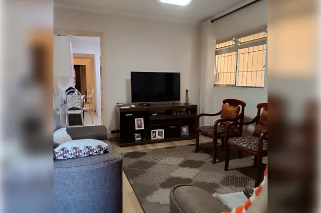 Imagem EXCELENTE SOBRADO REFORMADO - 3 dorms (1 suíte) garagem para 3 carros, no Jardim São Judas Tadeu!