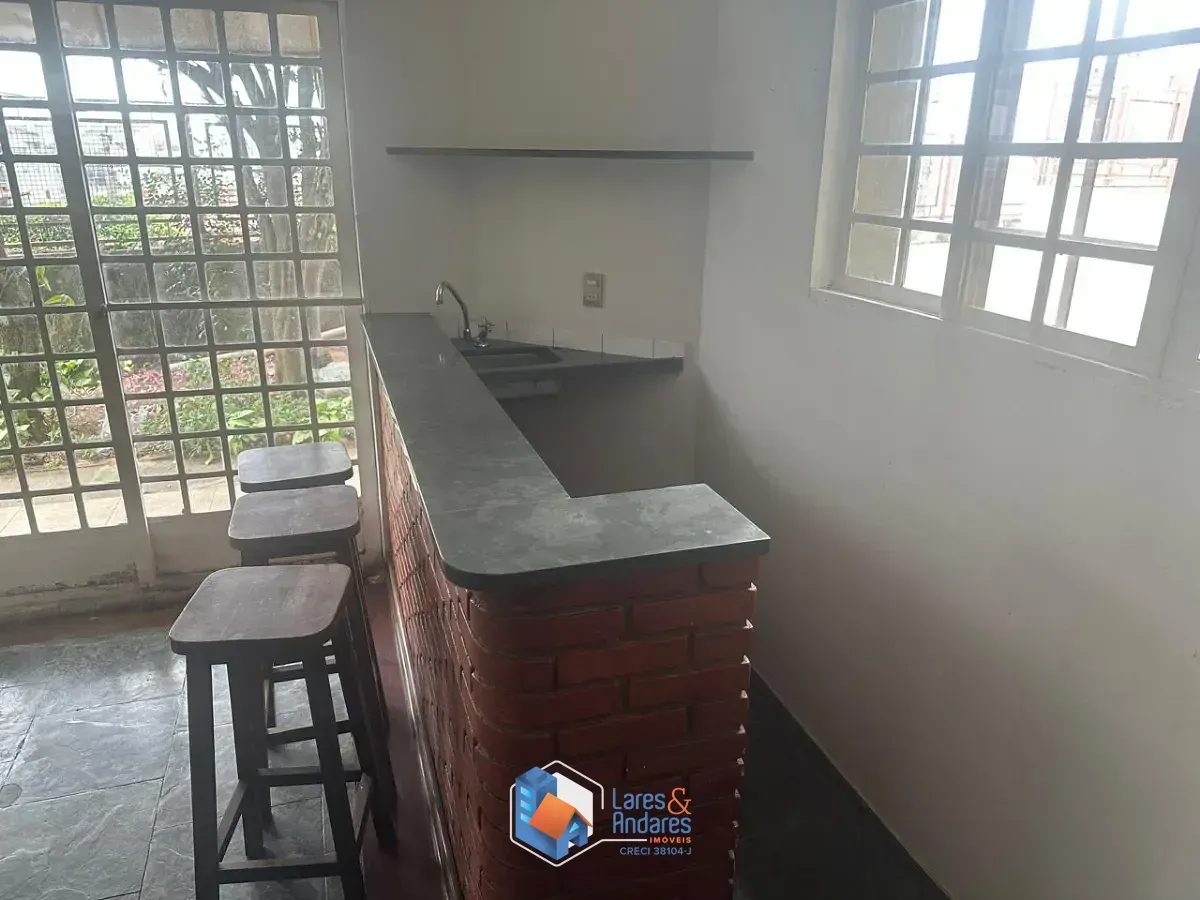 Imagem Sobrado para venda em Jardim Peri com 3 quartos, sendo 1 suíte, 300m²