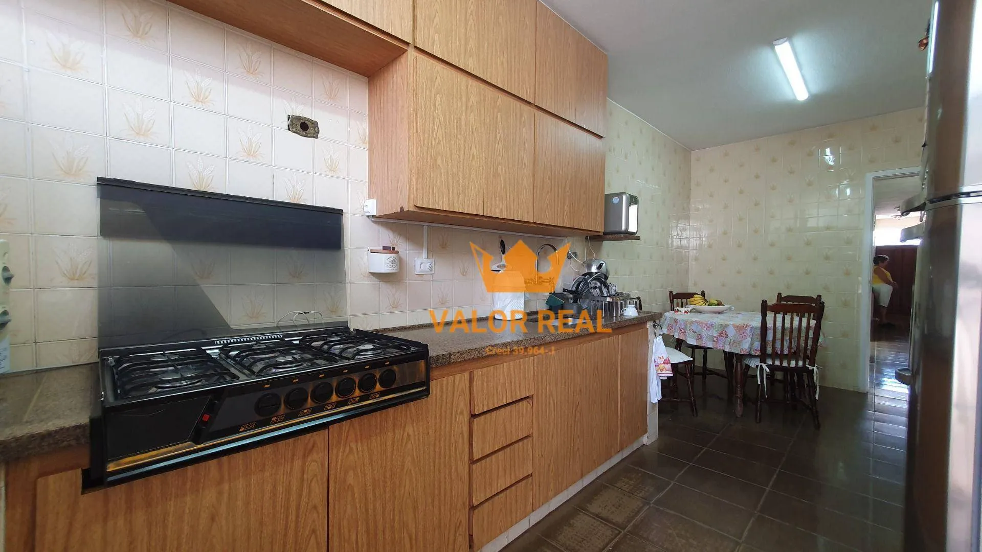 Imagem Casa Pque Colégio, Perfil Comercial, 265 m2 - 4 dorm. 5 vagas, 1.3 Milhões. Aceita permuta e financiamento