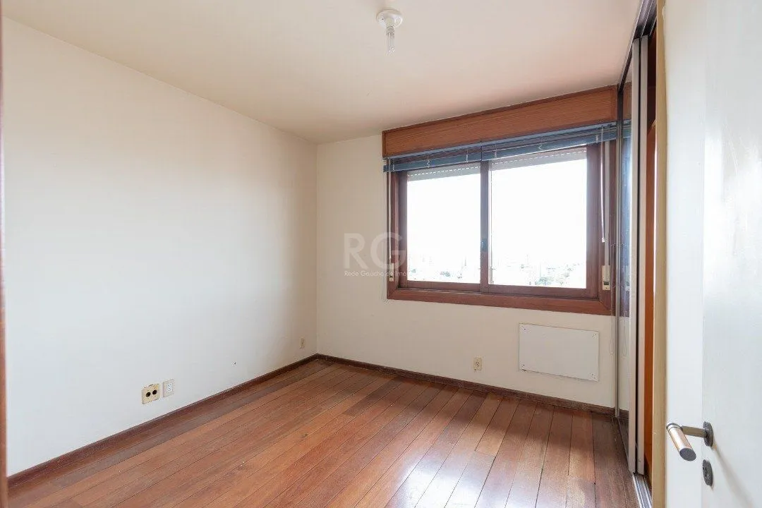 Imagem Cobertura para Venda - 302m², 4 dormitórios, sendo 1 suites, 3 vagas - Menino Deus