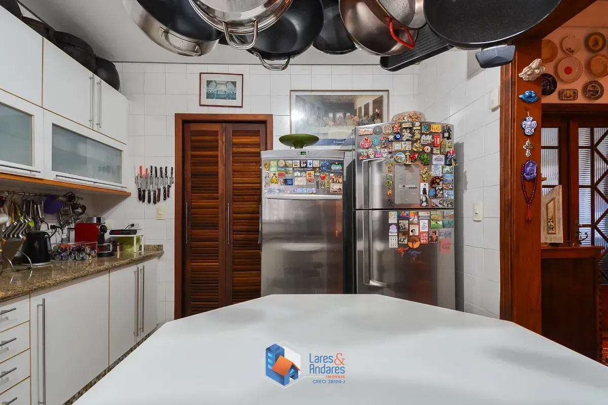 Imagem Casa para venda em Pacaembu com 3 quartos, sendo 3 suítes, 422m²