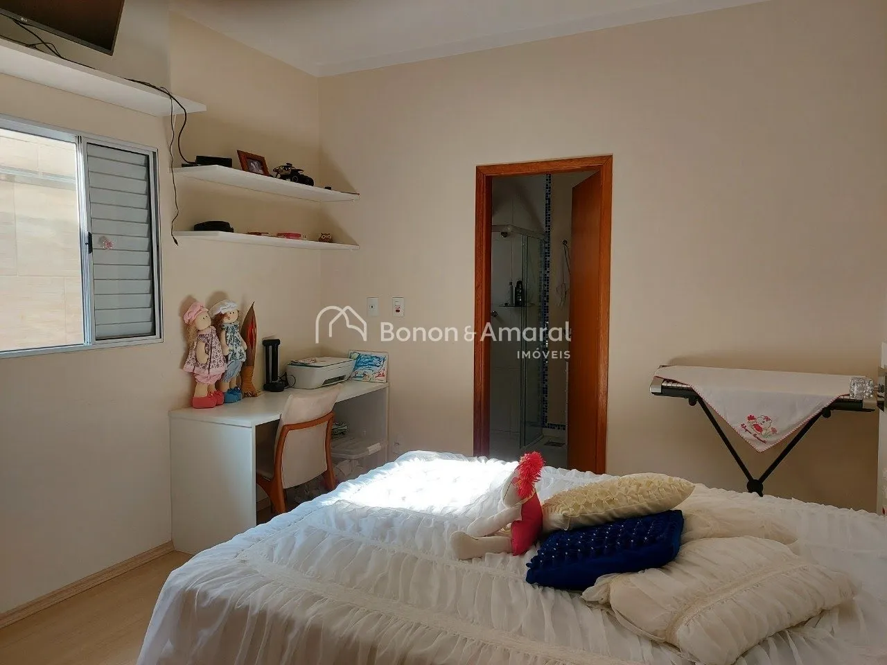 Imagem Ótima Casa em Condomínio, com 3 suítes, à venda por R$ 1.370.000