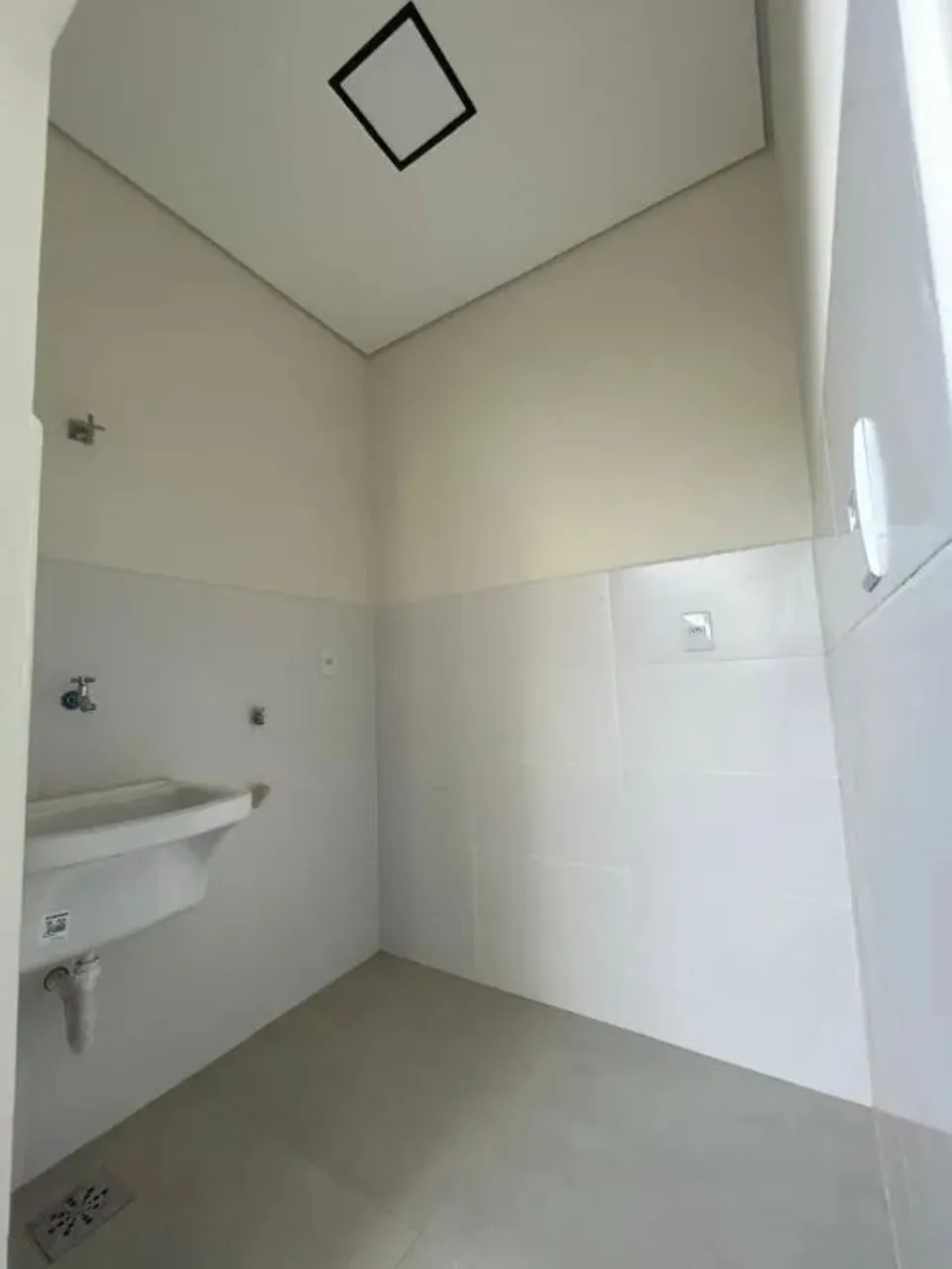 Imagem Casa de alto padrão no Condomínio Residencial Jardim em Sorocaba: 3 quartos, 1 suíte, 2 salas, 2 banheiros, 2 vagas de garagem, 118,23m².