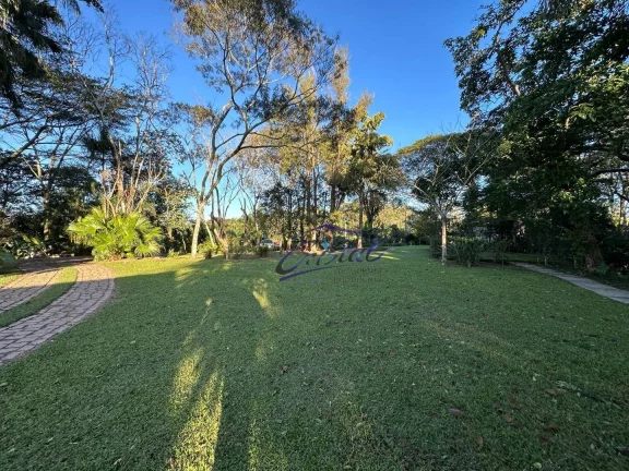 Imagem Casa Térrea com Gourmet, Hóspede, Cocheira, Ateliê e Caseiro.