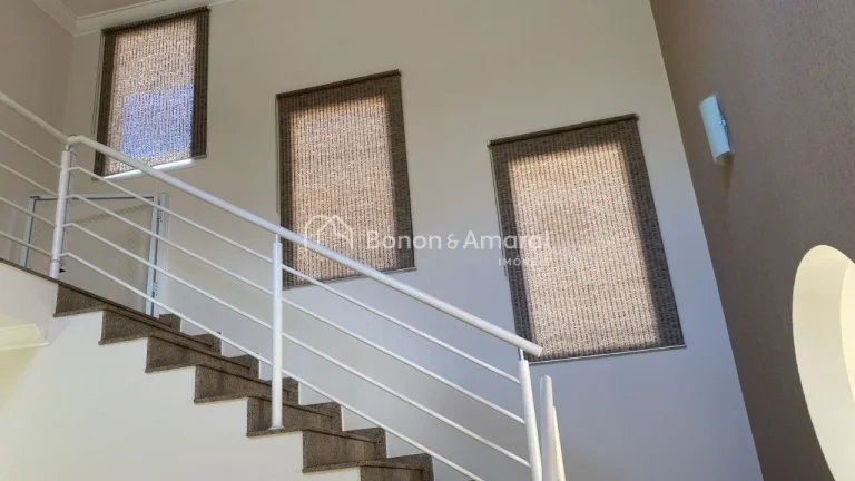Imagem Um lar pensado para viver bem!

Essa casa no Condomínio Portal do Jequitibá encanta pelo acabament...