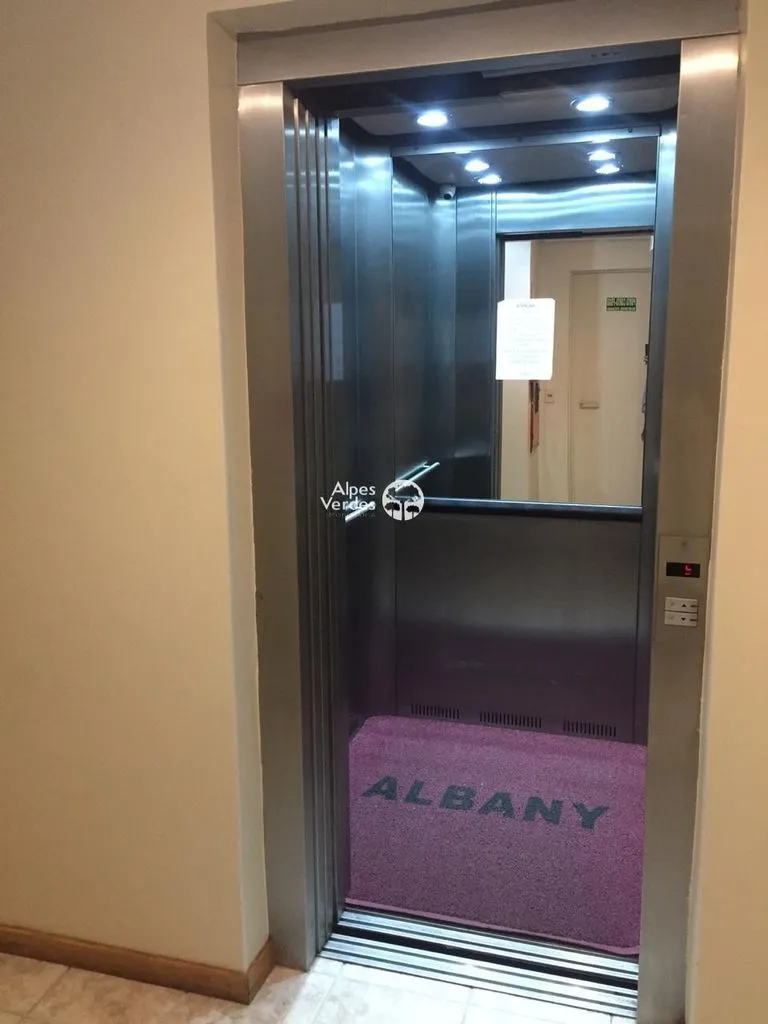 Imagem Vende-se sala comercial prox ao centro de Porto Alegre-33,69m2- R$280.000,00