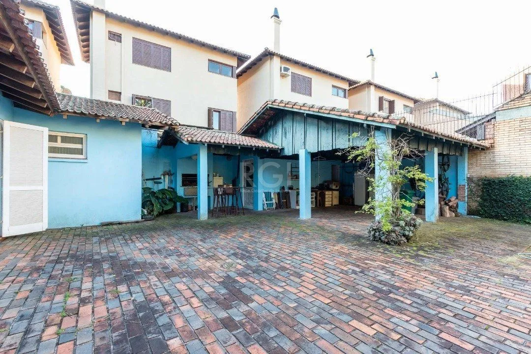Imagem Casa para Venda - 292.21m², 4 dormitórios, sendo 2 suites, 3 vagas - Tristeza