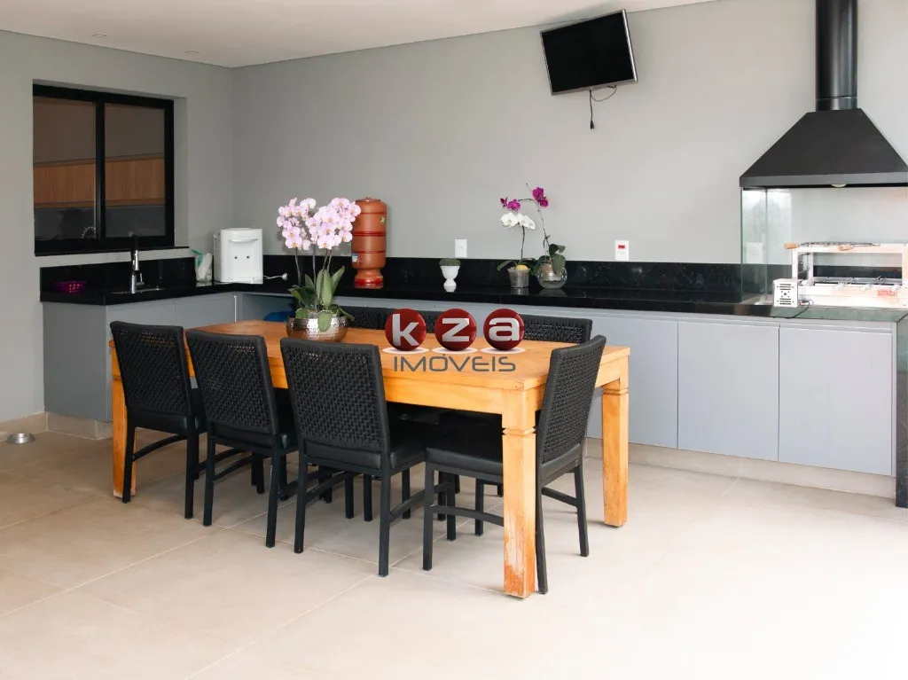 Imagem Imóvel de Alto Padrão: Casa em Condomínio à Venda em Valinhos-SP, no Residencial Vivenda das Pitangueiras - 3 suítes, 270m².