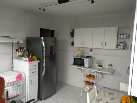 Imagem VENDA DE CASA NO JARDIM AMARAL, EM ITAQUAQUECETUBA/SP, 132m² com 02 dorm, garagem coberta e área de lazer com churrasqueira e redário. CONSULTE-NOS.