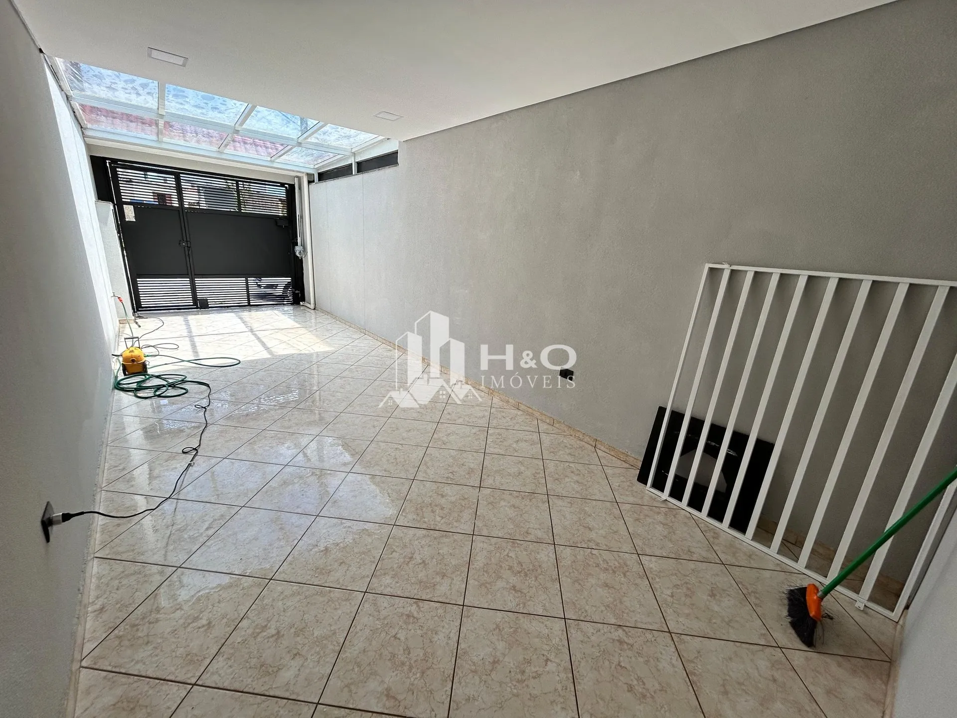 Foto do imóvel Sobrado à Venda Próximo ao Metrô Patriarca - 3 Dormitórios, 1 Suíte, Espaço Gourmet e Acabamento de Alto Padrão!